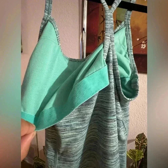 Lululemon athletica tank tops size 4 - Picture 5 of 7